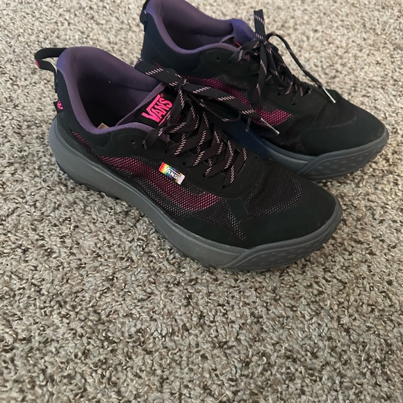 Vans Black and Pink Sneakers - Picture 3 of 4